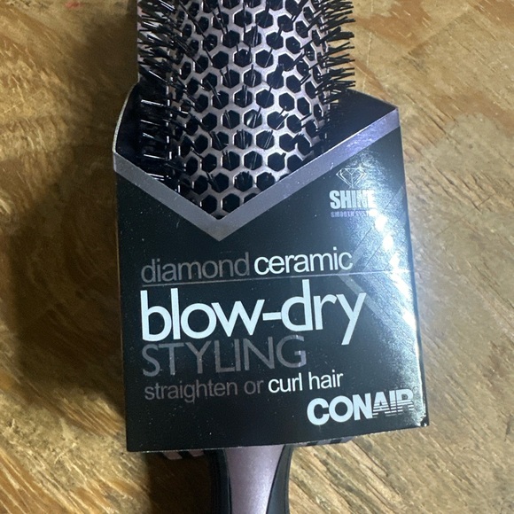 CONAIR - Diamond Ceramic Volume & Shine Round Brush For Medium To Long Hair - Picture 2 of 4